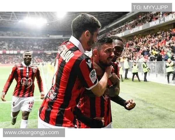 尼斯与弗雷瑞斯的精彩对决揭示了法甲联赛的激烈竞争与球队实力的较量