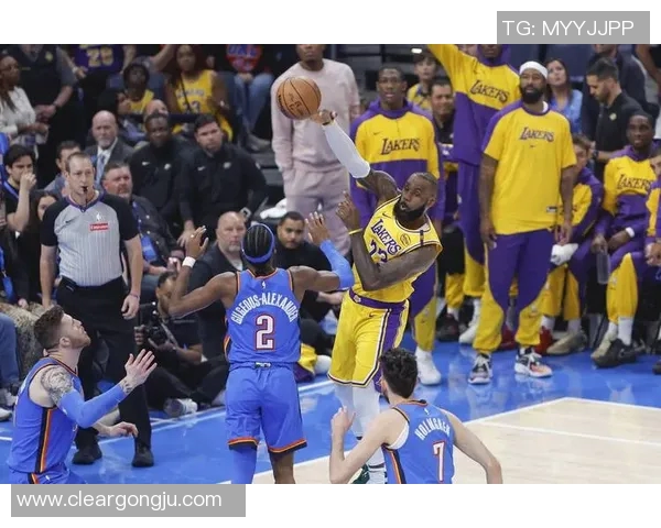 2020年10月3日湖人与热火激战NBA总决赛精彩回顾与赛后分析