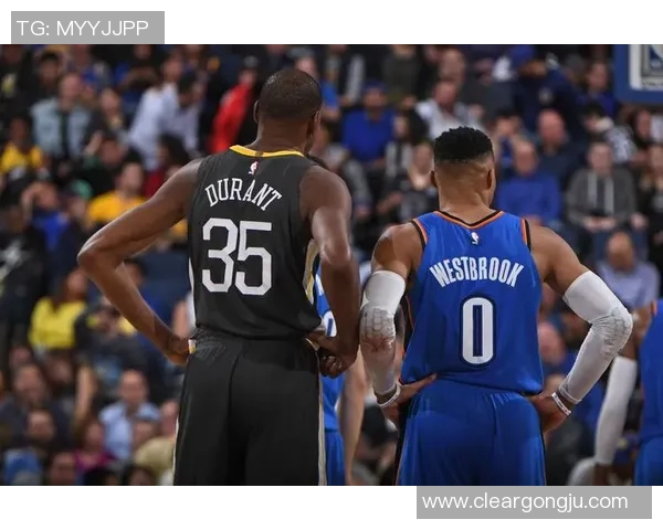 火箭与雷霆第六战激战正酣谁能在季后赛中逆转局势争夺胜利