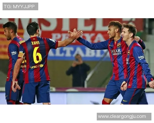 马丁内斯的传奇之路：从青涩少年到足球巨星的成长历程