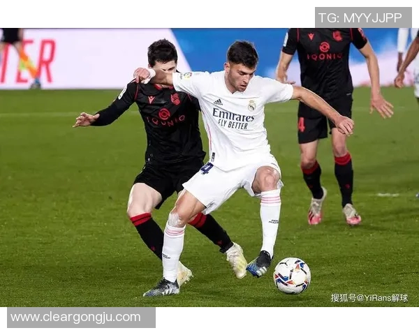 皇家社会迎战巴利亚展现西甲激烈对抗与精彩瞬间